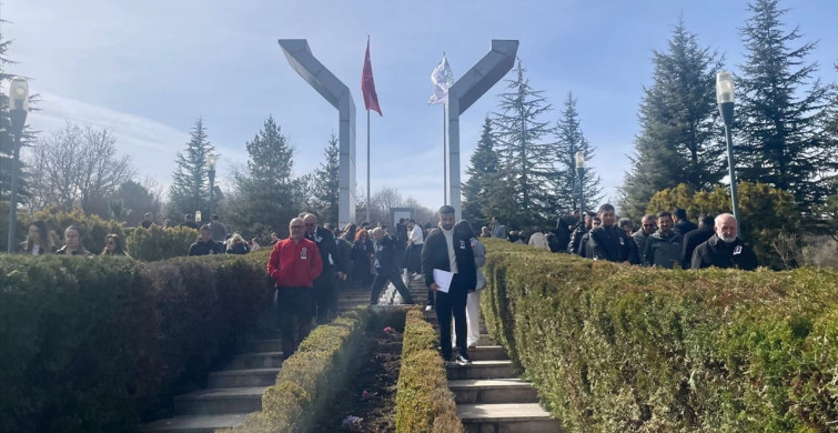 İzzet Baysal 26. Yılında Anıldı