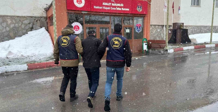 Jandarma Irak'tan Getirdi: Kaçakçı Teslim Oldu