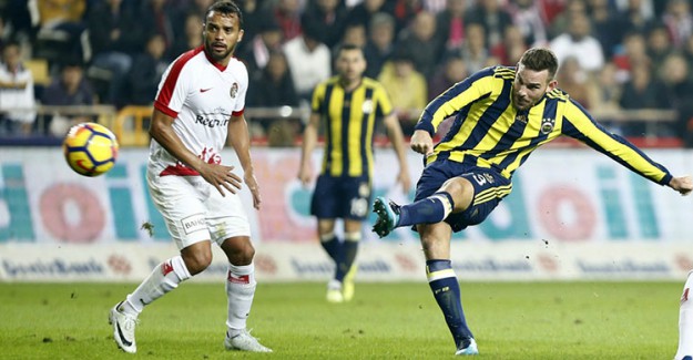 Janssen Açıkladı! Fenerbahçe'de Kalacak Mı?