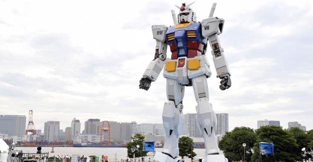 Japonya’da 18 Metrelik Dev Gundam Robotu Test Ediliyor