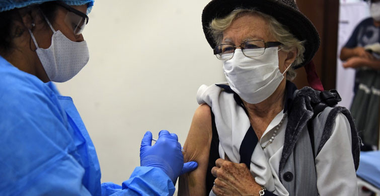 Japonya'dan Pfizer'ın Kovid-19 Aşısına Yeşil Işık