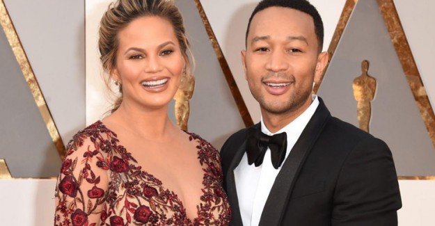 John Legend Ve Chrissy Teigen Bebeklerinin Fotoğrafını İlk Kez Paylaştı