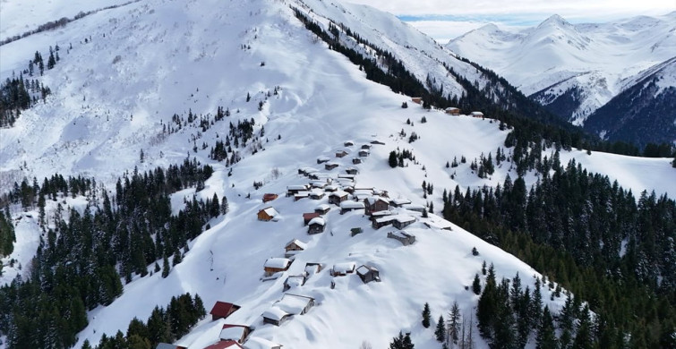Kaçkar Dağları'ndaki Büyüleyici Kar Manzaraları