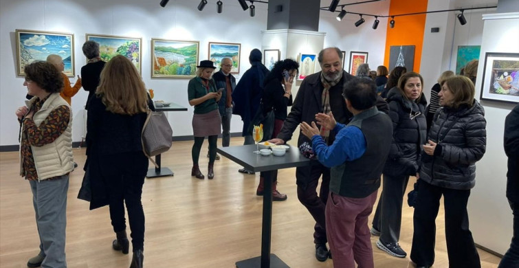 Kadıköy'de 'Aşkın Metamorfozu' Sergisi Açıldı