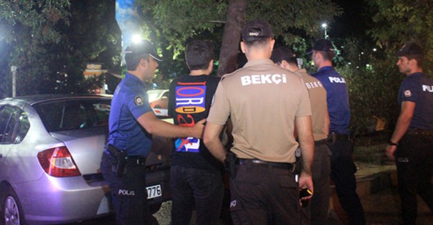 Kadıköy'de Değnekçilere Operasyon