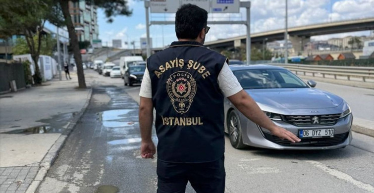 Kadıköy'de Okul Çevresinde Denetim: 2 Şüpheli Gözaltına Alındı