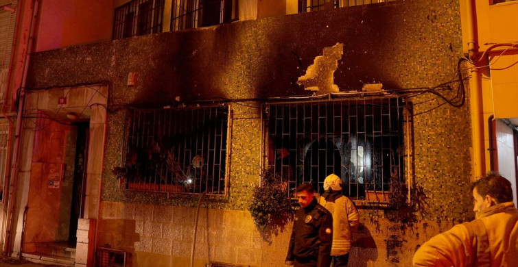 Kadıköy'deki Apartman Yangınında 8 Kişi Yaralandı