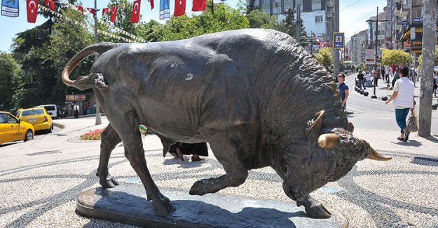 Kadıköy'ün Simgesi Boğa Heykeli İçin Flaş Karar!