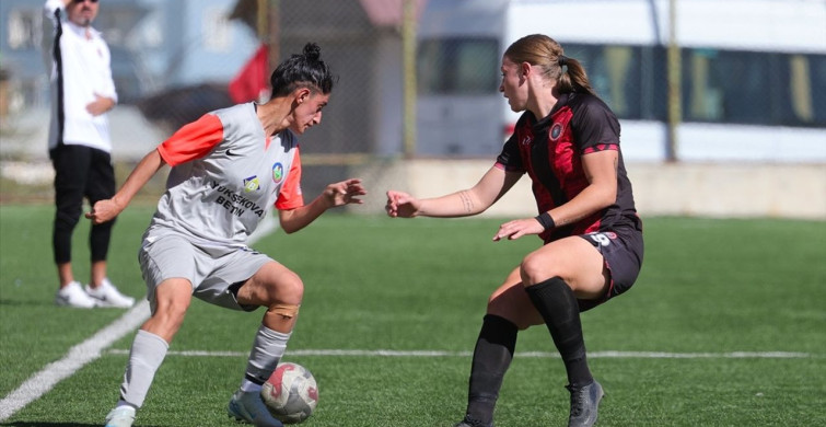 Kadın Futbol Mücadelesi: Yüksekova Spor ve Fatih Vatan Spor 1-1 Berabere Kaldı
