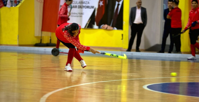 Kadın Hokeyciler Avrupa Şampiyonası'na Madalya Hedefiyle Hazırlanıyor
