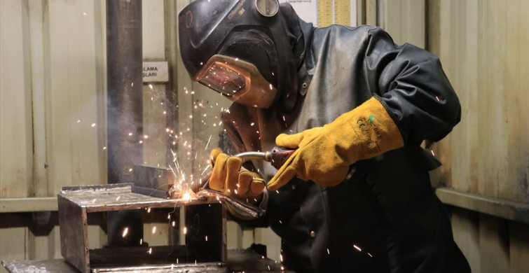 Kadın Kaynakçıların İstihdamda Yükselişi: Bursa'dan Avrupa'ya Ulaşan Tren Parçaları