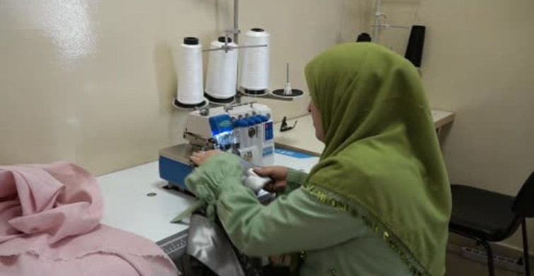 Kadınlar Atık Kumaşları Yeniden Hayata Döndürüyor