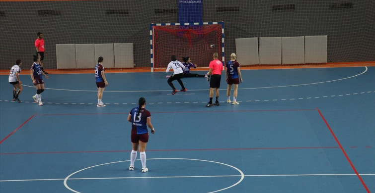 Kadınlar Hentbol Süper Lig: Ortahisar Belediyespor Üsküdar Belediyespor'u 30-29 Yendi