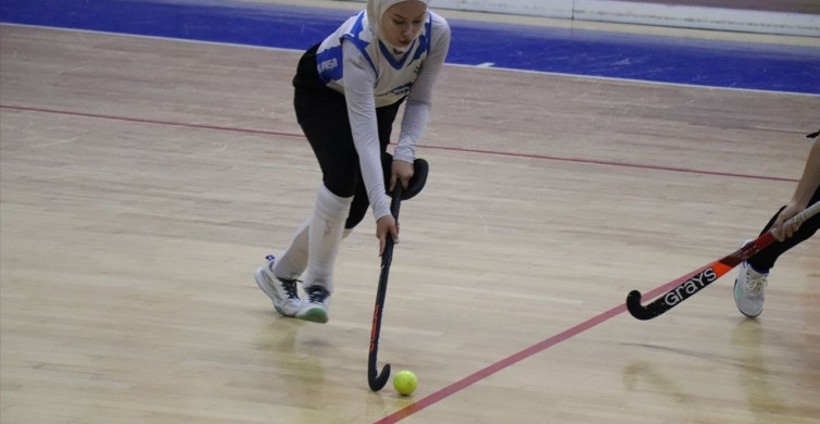 Kadınlar Salon Hokeyi Süper Lig Maçları Alanya'da Başladı