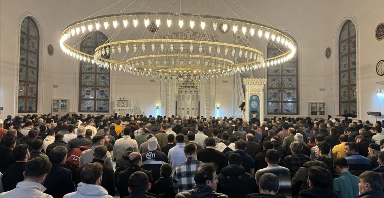 Kadir Gecesi Trabzon ve Çevre Illerde Coşkuyla İdrak Edildi