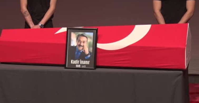 Kadir İnanır için harbiye muhsin ertuğrul sahnesi'nde tören düzenleniyor