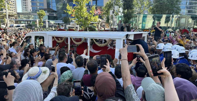 Kadir İnanır son yolculuğuna uğurlandı