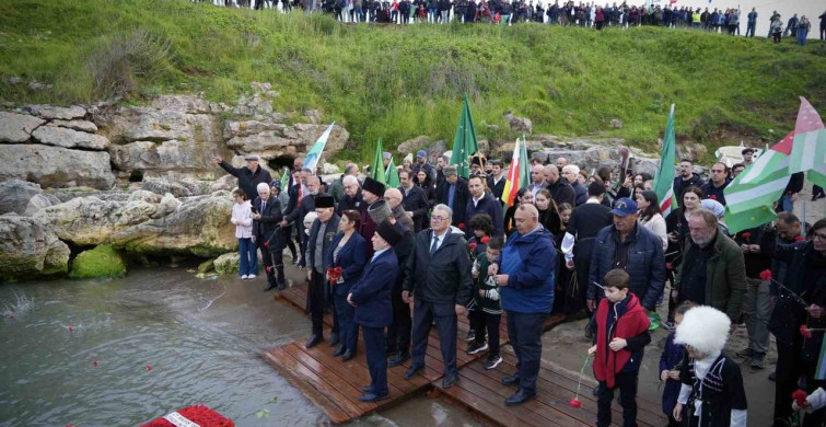 Kafkas Halkları Çerkes Sürgünü'nü Babalı Sahili'nde Andı