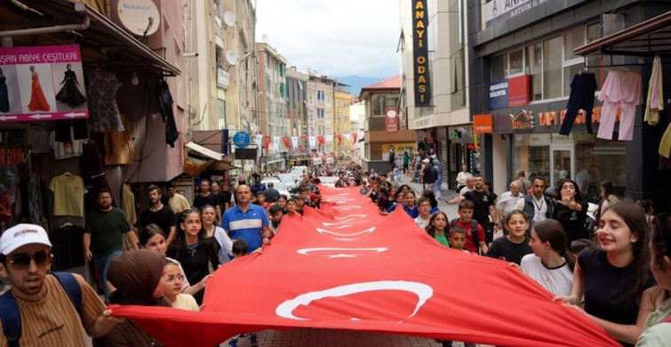 Kafkasör festivali boğalı kortej yürüyüşüyle başladı