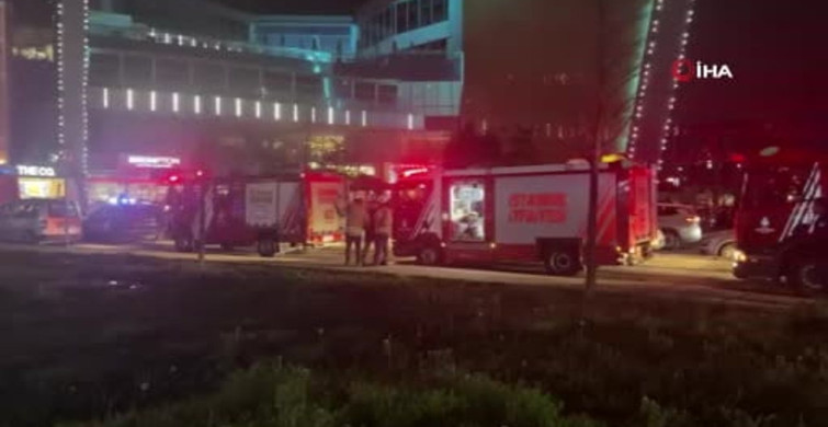 Kağıthane Alışveriş Merkezinde Yangın Çıktı