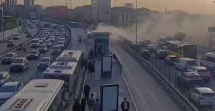 Kağıthane'de Metrobüs Yangını Paniğe Neden Oldu