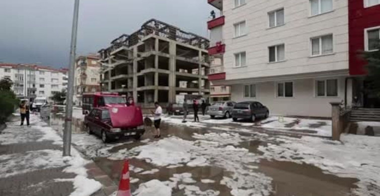 Kahramankazan'da dolu yağışı sonrası evleri su bastı