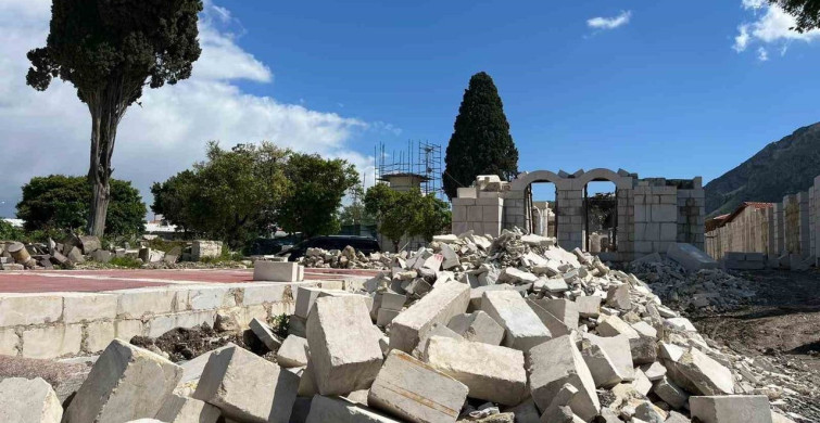 Kahramanmaraş Ulu Camii Yeniden İbadete Açıldı, Antakya Ulu Camii İçin Gün Sayılıyor