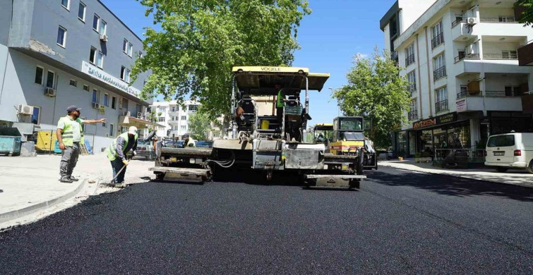 Kahramanmaraş'ta Cahit Zarifoğlu Caddesi Asfalt Çalışmaları Tamamlanıyor