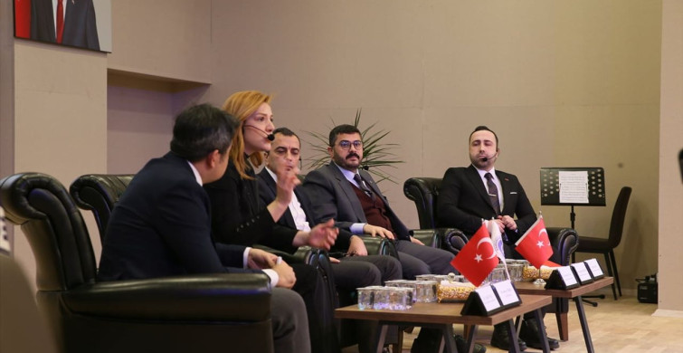 Kahramanmaraş’ta Gazetecilik Paneli Gerçekleşti