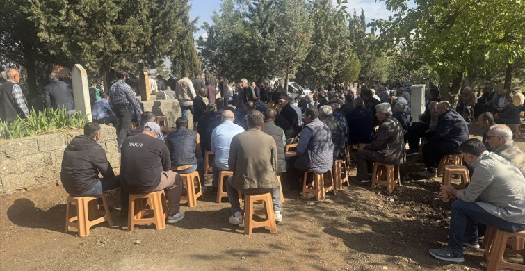 Kahramanmaraş'ta İki Kadının Cenazesi Toprağa Verildi