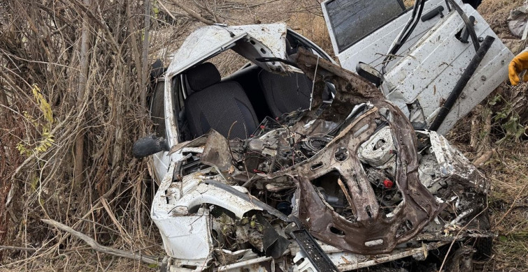 Kahramanmaraş'ta Köprüden Düşen Otomobilde Anne ve Oğlu Yaralandı