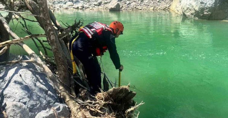 Kahramanmaraş'ta Nehre Düşen Balıkçı İçin Arama Çalışmaları Devam Ediyor