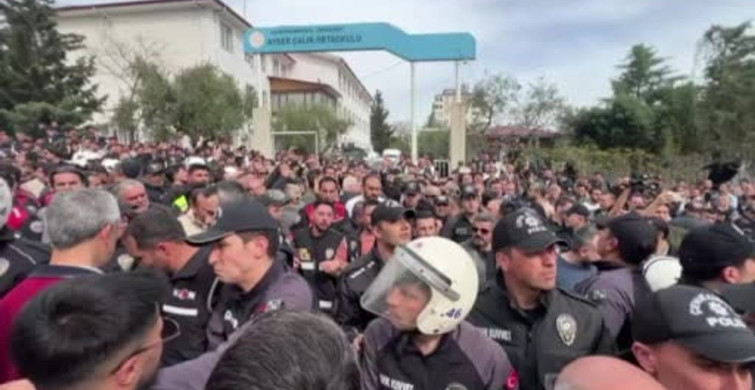 Kahramanmaraş'ta Öğrenci Yakınları ile Güvenlik Güçleri Arasında Arbede