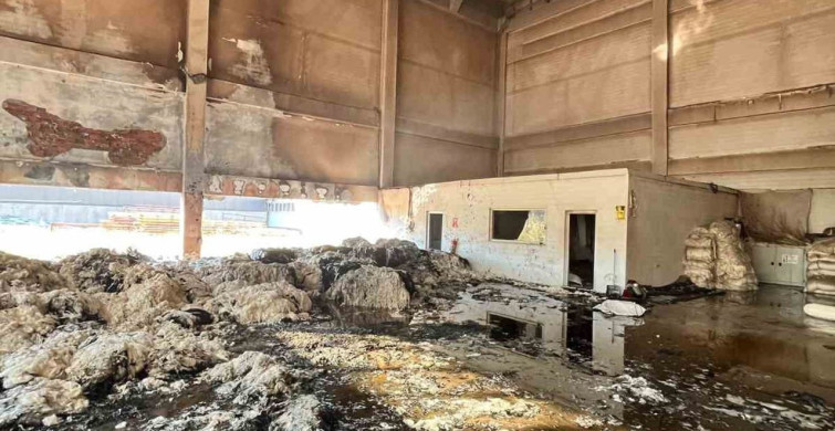Kahramanmaraş'ta tekstil fabrikasında yangın kontrol altına alındı