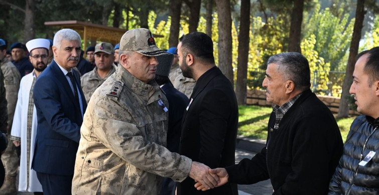 Kahramanmaraş'ta Trafik Kazasında Hayatını Kaybeden Uzman Çavuş ve Eşi Defnedildi