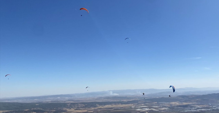 Kahramanmaraş'ta Yamaç Paraşütü Şenliği Coşkusu
