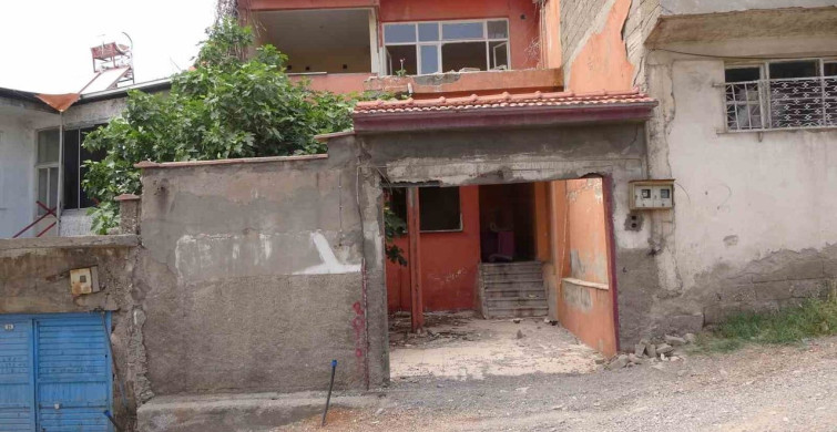 Kahramanmaraş'ta yıkılması beklenen binalar vatandaşı endişelendiriyor