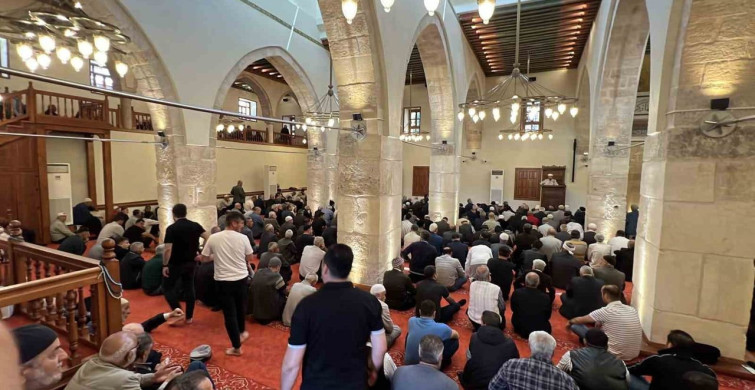 Kahramanmaraş'taki 583 Yıllık Ulu Cami'de Cuma Namazı Kılındı