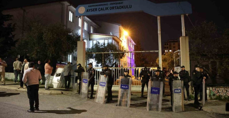 Kahramanmaraş'taki Okul Saldırısının Ardından Temizlik Çalışmaları Başlatıldı