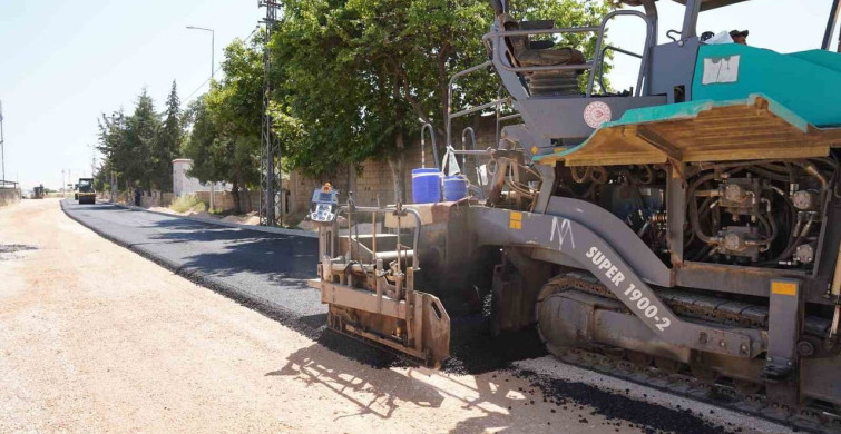 Kahta Belediyesi yılın ilk asfalt serimini gerçekleştirdi