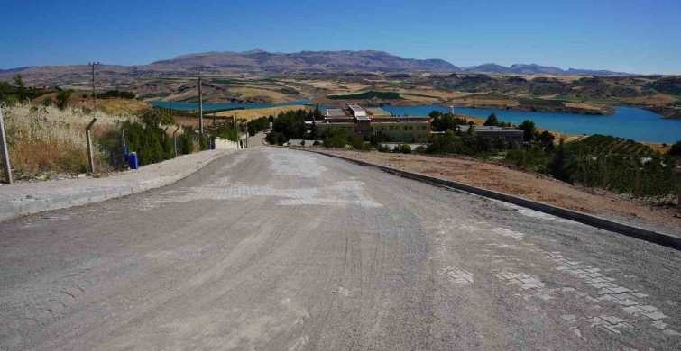 Kahta meslek yüksekokulu yolu yeni yüzüyle hizmete sunuldu
