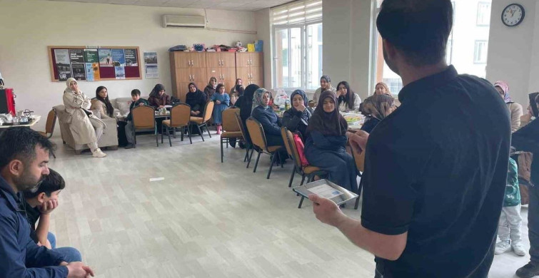 Kahta'da Kodlama ve Dijital Farkındalık Etkinliği Düzenlendi