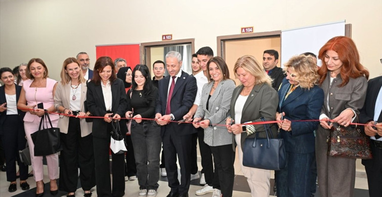 KAİSDER Desteğiyle Hatay Mustafa Kemal Üniversitesi'nde Yeni Dil Laboratuvarları Açıldı