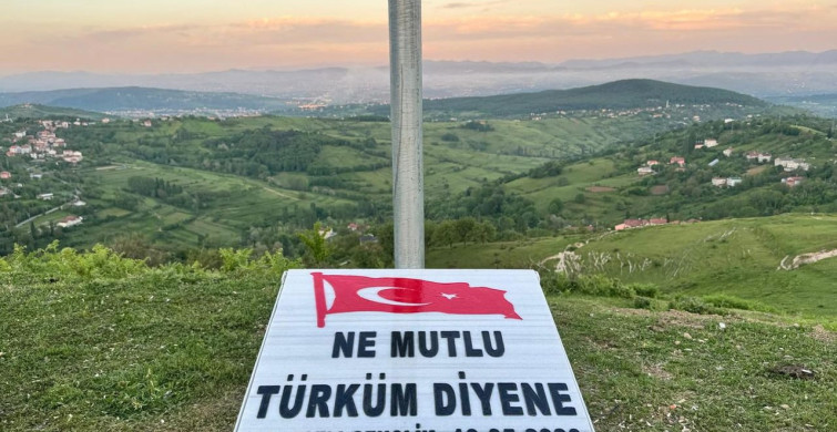 Kalafatlı Köyü'nde Gençlerden Türk Bayrağına Anlamlı Bir Destek