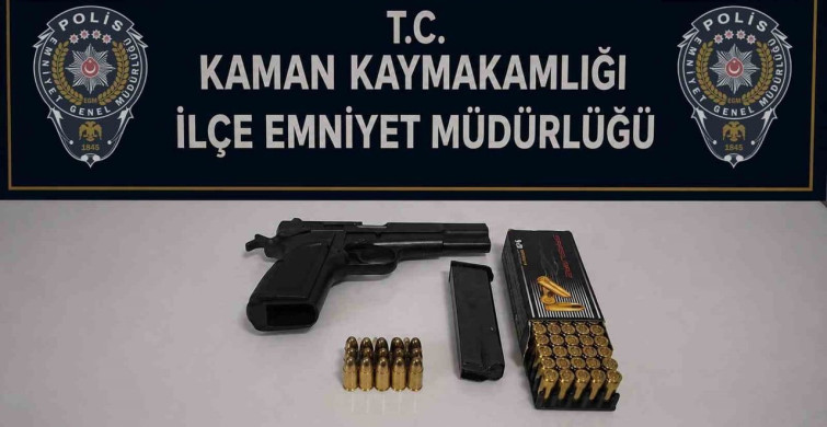 Kaman'da ruhsatsız tabanca ve 52 fişek ele geçirildi