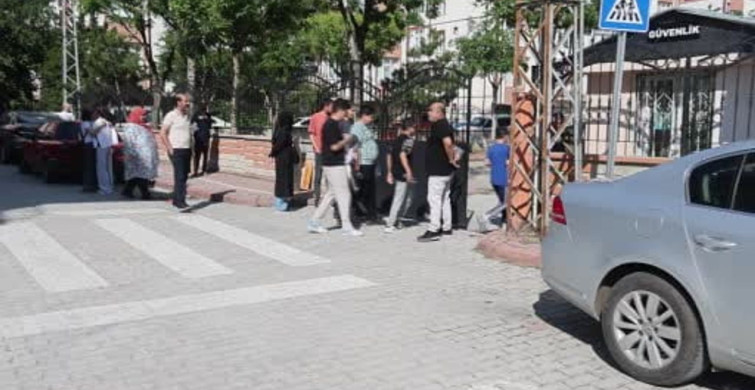 Kamp sandalyeleri sınav maratonu için mezarlıkta açıldı