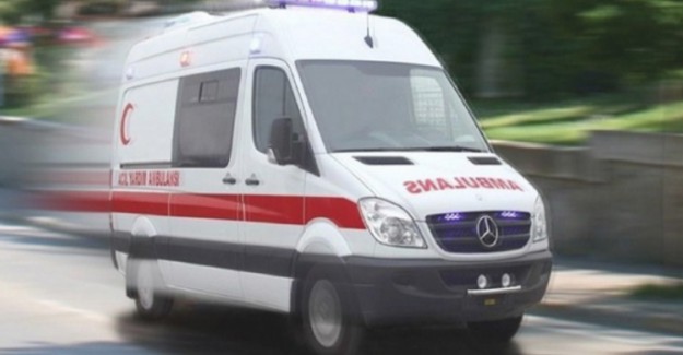 Kamyonet İle Halk Otobüsü Kafa Kafaya Çarpıştı: 2 Yaralı