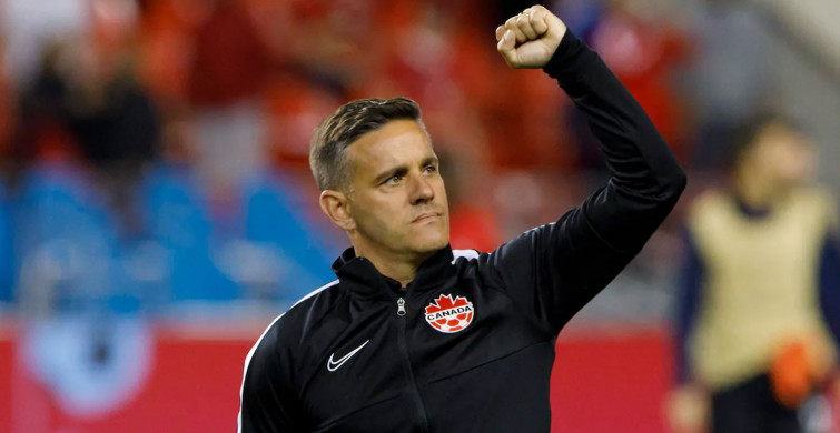 Kanada Milli Takımı'nın Teknik Direktörü John Herdman, hem erkekler hem de kadınlarda Dünya Kupası'na katılma başarısı gösteren ilk çalıştırıcı oldu!