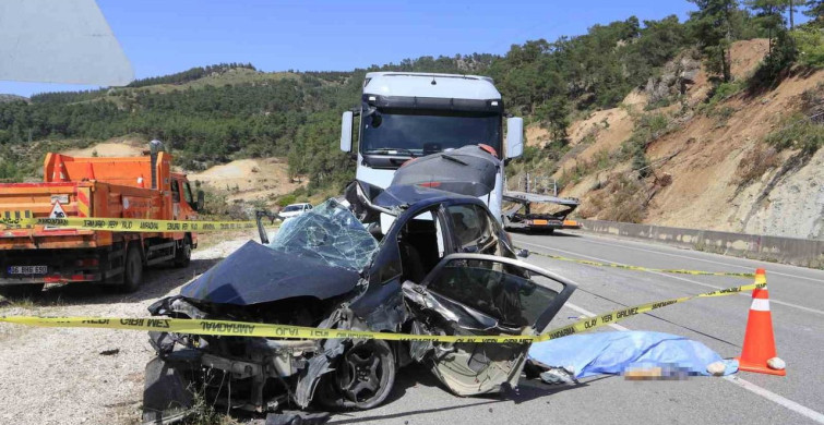 Kansere Tedavi Araştırırken Trafik Kazasında Hayatını Kaybeden Karı-Koca