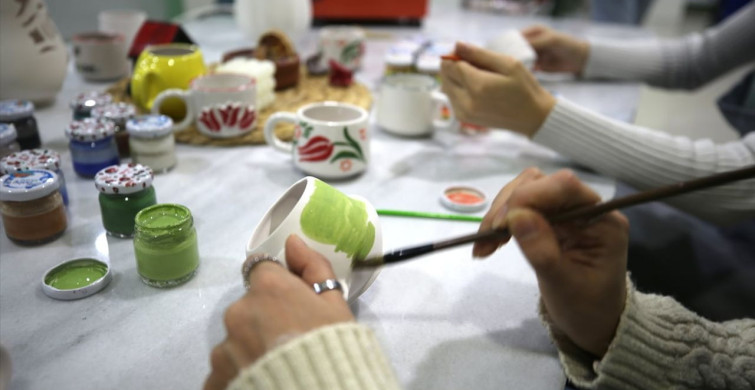 Kanseri Yenen Kadın, Çini ve Seramik Atölyesi ile Hayata Sıkı Sıkıya Tutundu